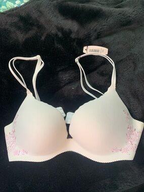 Victoria's Secret secret 32C embrace Embroidered Bra